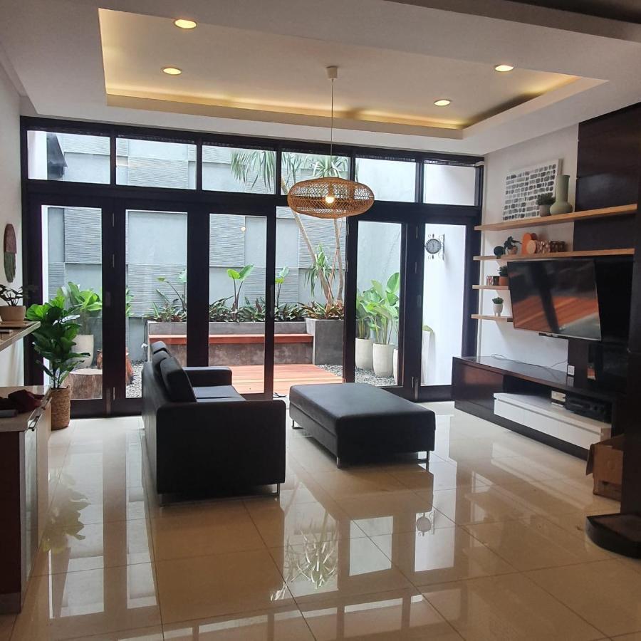 Cottonwood 4br Sutami With Pool Netflix Bbq * Bandung