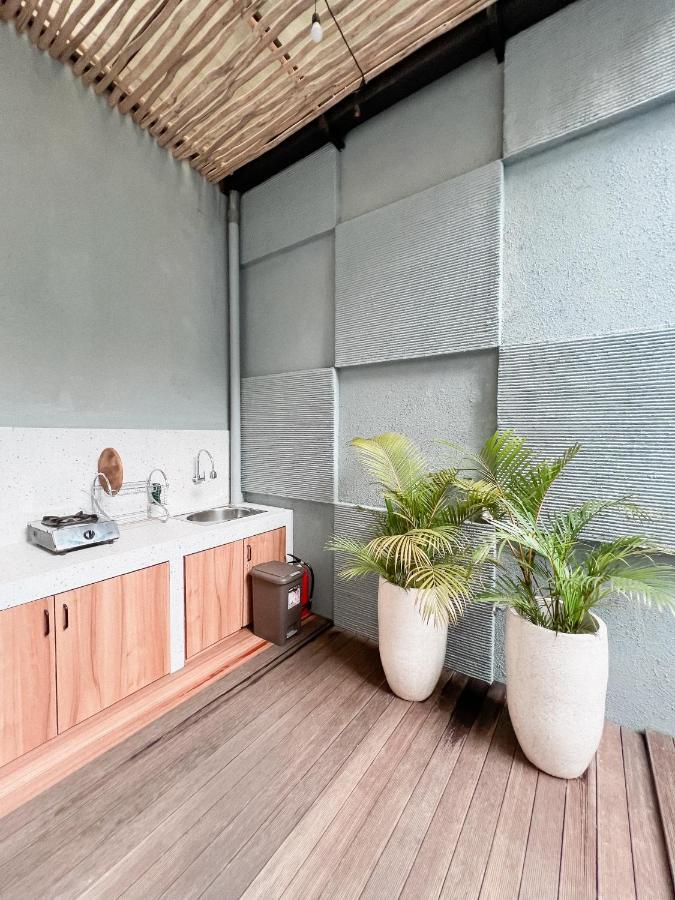 Villa Cottonwood 4br Sutami With Pool Netflix Bbq