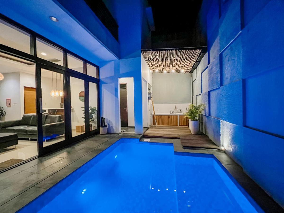 Villa Cottonwood 4br Sutami With Pool Netflix Bbq Bandung